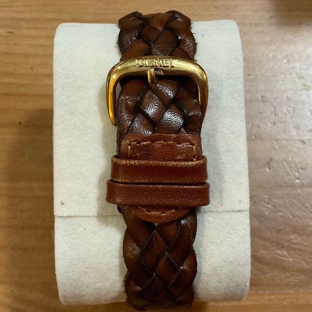 Fossil:Disney Br’er Rabbit from Song of the South limited edition collectorwatch
